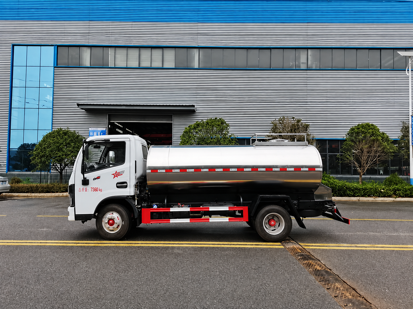 Dongfeng Dollicar 4.7m³ Milk Tanker Truck, Suizhou Hongda Automobile Sales Co., Ltd.,Dongfeng Dollicar 4.7m³ Milk Tanker Truck