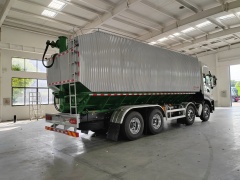 Camion d'alimentation en vrac Dongfeng Tianlong 32,8 m³, Suizhou Hongda Automobile Sales Co., Ltd., Camion d'alimentation en vrac Dongfeng Tianlong 32,8 m³