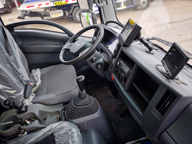 Подметальная машина ISUZU 5 куб.м с системой промывки под высоким давлением и самоочисткой, Suizhou Hongda Automobile Sales Co., Ltd., ISUZU 5 куб.м с системой промывки под высоким давлением и самоочисткой