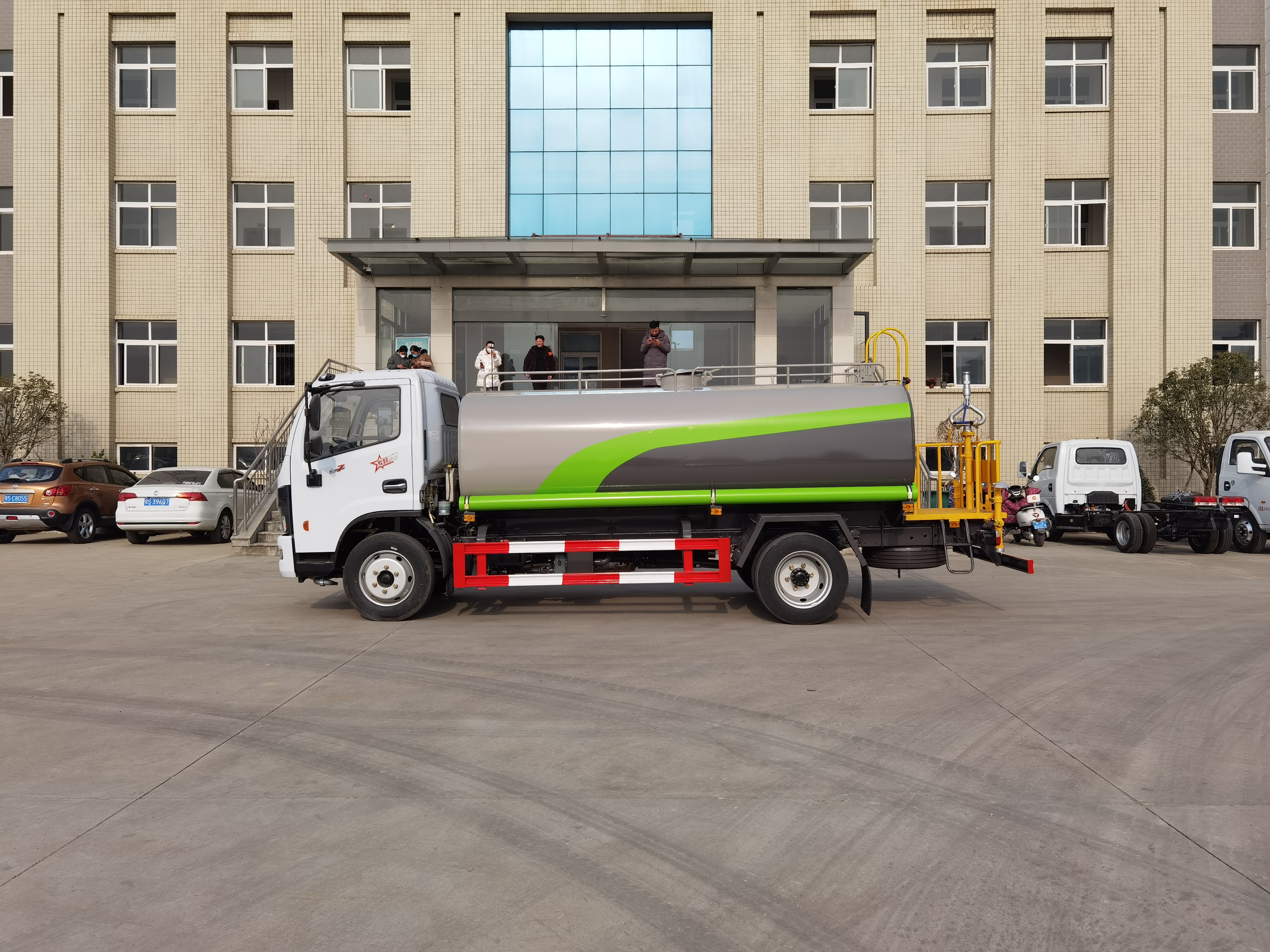 Camión cisterna Dongfeng Serie D7 de 7,5 m³, Suizhou Hongda Automobile Sales Co., Ltd., Camión cisterna Dongfeng Serie D7 de 7,5 m³