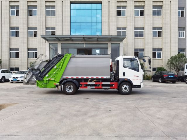 Мусоровоз HOWO с задней загрузкой и компактором, 8 м³, Suizhou Hongda Automobile Sales Co., Ltd., Мусоровоз HOWO с задней загрузкой и компактором.