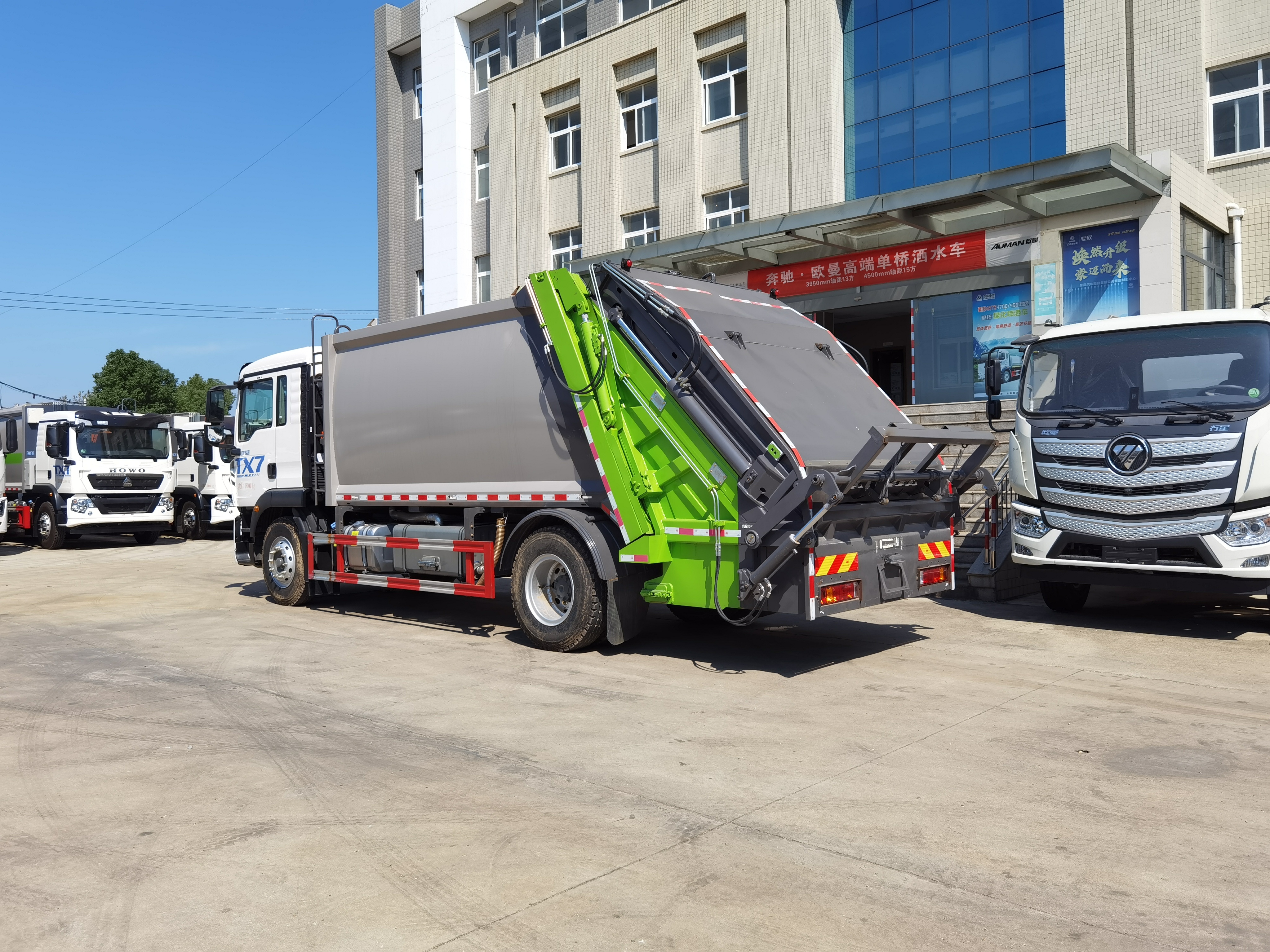 Мусоровоз HOWO с задней загрузкой и компактором, 16 м³, Suizhou Hongda Automobile Sales Co., Ltd., Мусоровоз HOWO с задней загрузкой и компактором, 16 м³