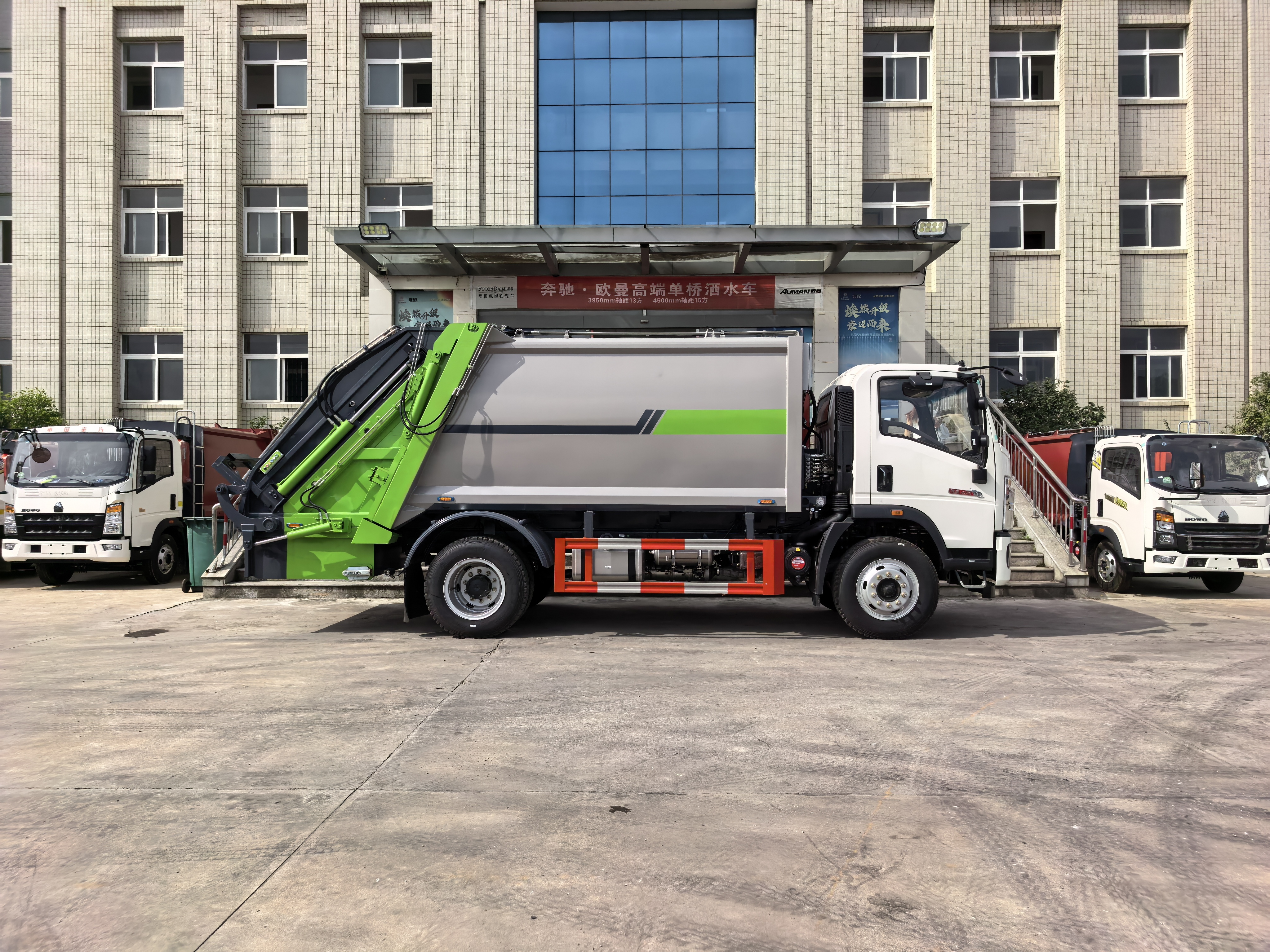 Мусоровоз HOWO с задней загрузкой и компактором, 12 м³, Suizhou Hongda Automobile Sales Co., Ltd., Мусоровоз HOWO с задней загрузкой и компактором, 12 м³