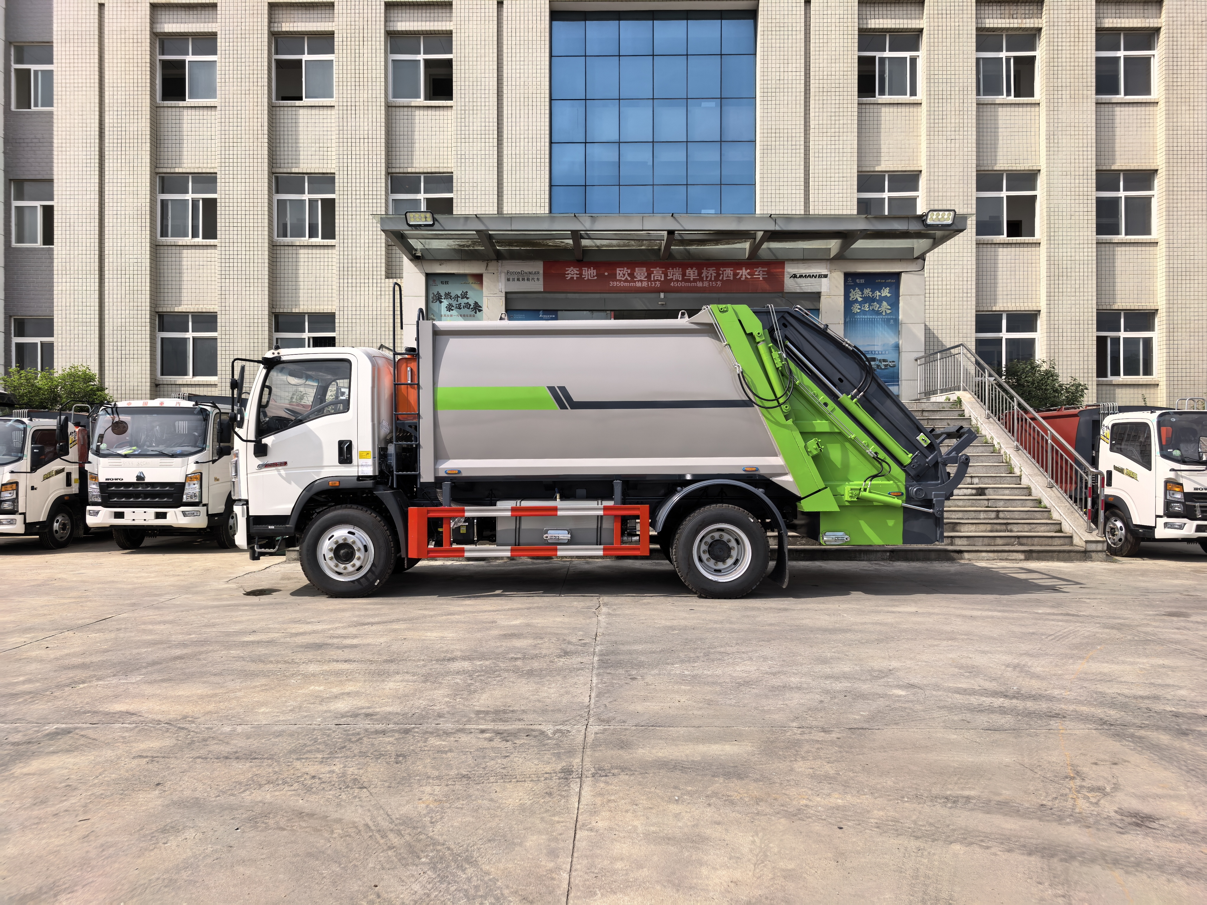 Мусоровоз HOWO с задней загрузкой и компактором, 12 м³, Suizhou Hongda Automobile Sales Co., Ltd., Мусоровоз HOWO с задней загрузкой и компактором, 12 м³