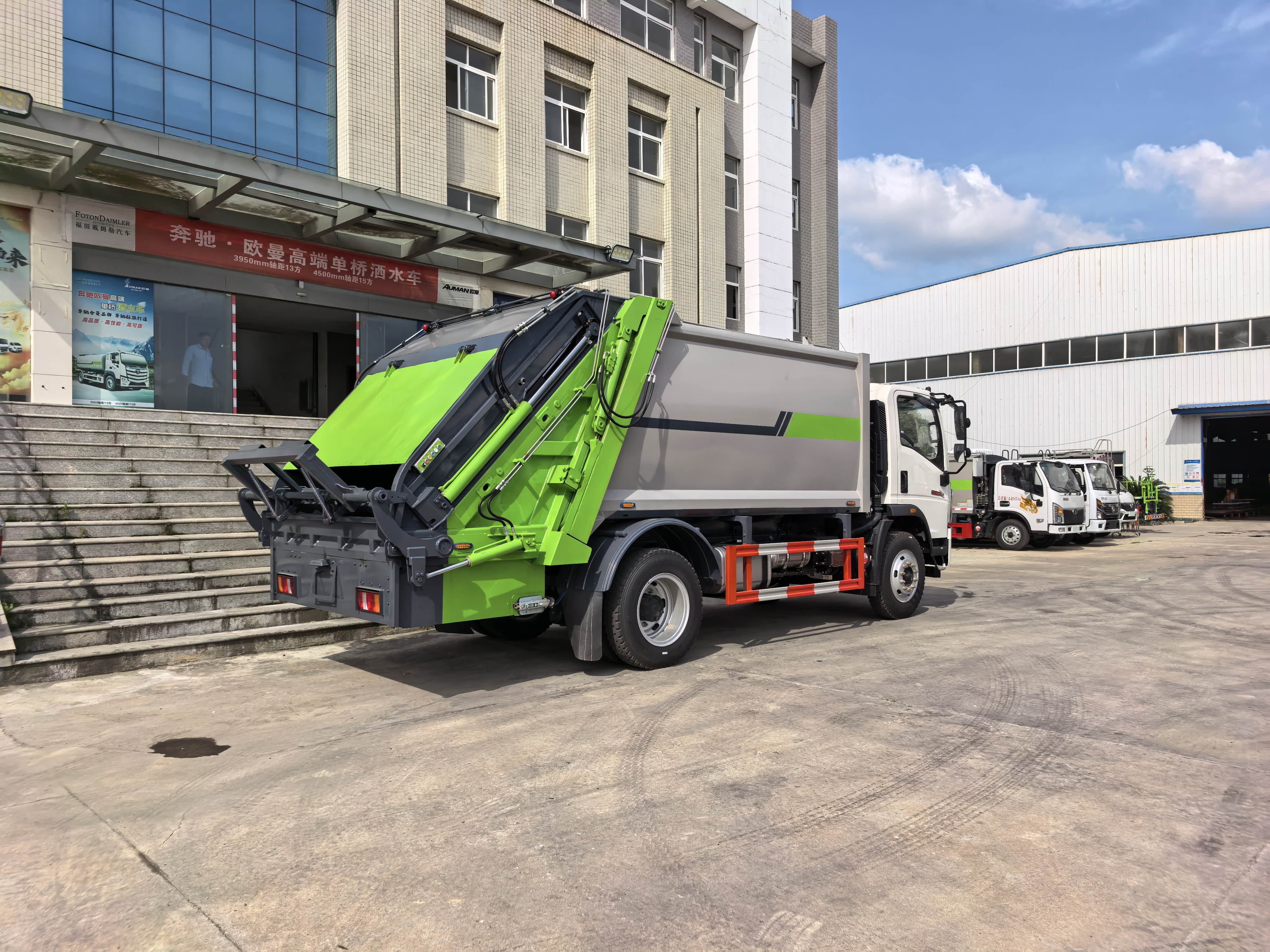 Мусоровоз HOWO с задней загрузкой и компактором, 12 м³, Suizhou Hongda Automobile Sales Co., Ltd., Мусоровоз HOWO с задней загрузкой и компактором, 12 м³