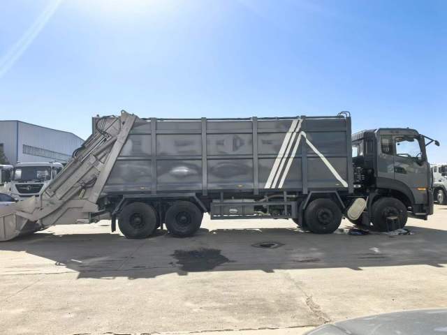 Мусоровоз HOWO с задней загрузкой и компактором, объемом 40 м³, Suizhou Hongda Automobile Sales Co., Ltd., Мусоровоз HOWO с задней загрузкой и компактором, объемом 40 м³.