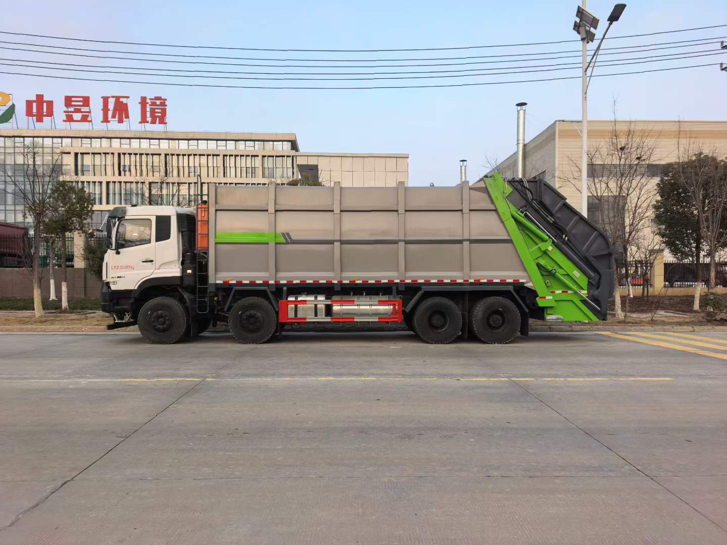 Мусоровоз DongFeng 40 м³ с задней загрузкой и компактором, Suizhou Hongda Automobile Sales Co., Ltd., Мусоровоз DongFeng 40 м³ с задней загрузкой и компактором