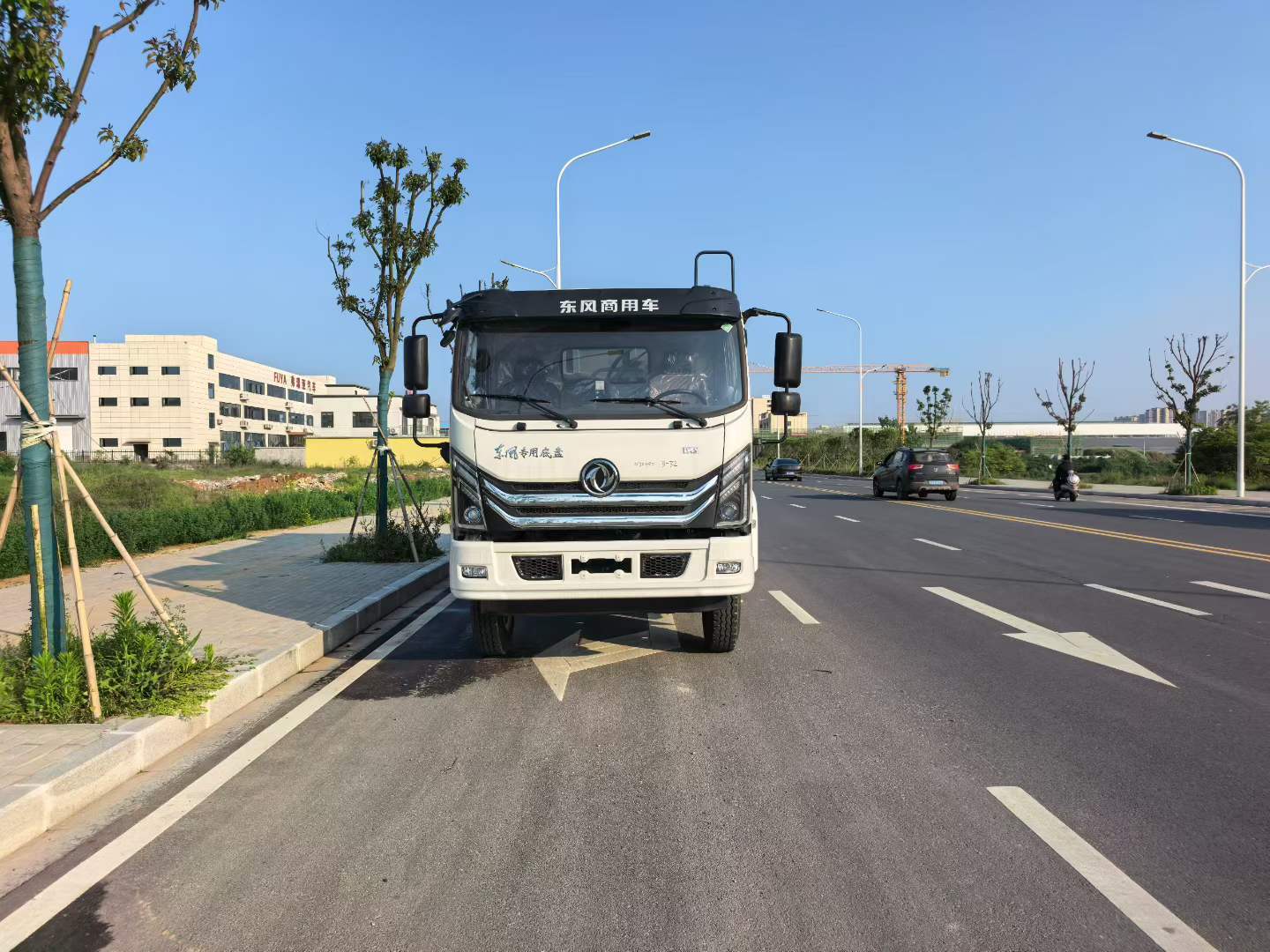 Мусоровоз DongFeng 12 м³ с задней загрузкой и компактором, Suizhou Hongda Automobile Sales Co., Ltd., Мусоровоз DongFeng 12 м³ с задней загрузкой и компактором