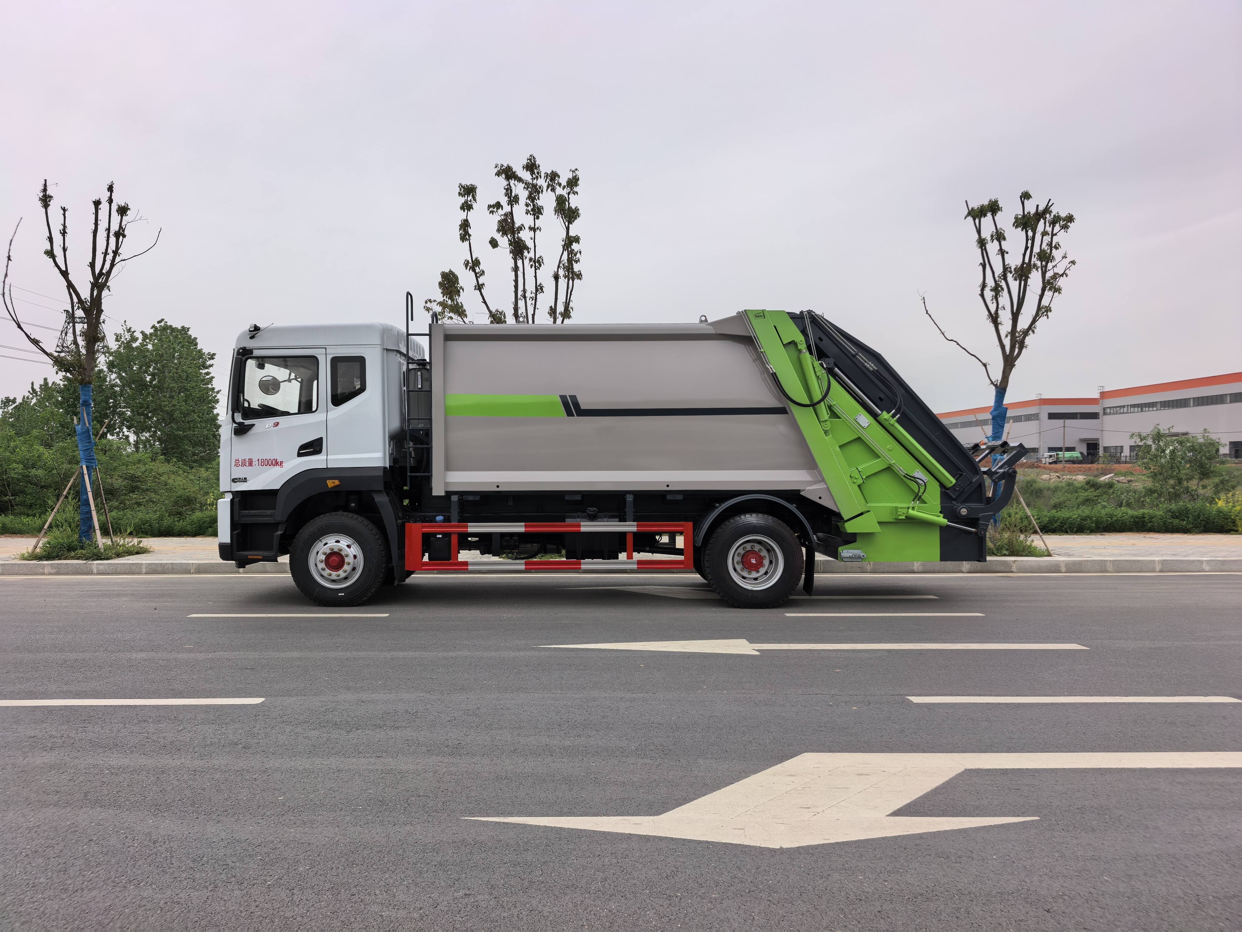 Мусоровоз DongFeng 14 м³ с задней загрузкой и компактором, Suizhou Hongda Automobile Sales Co., Ltd., Мусоровоз DongFeng 14 м³ с задней загрузкой и компактором