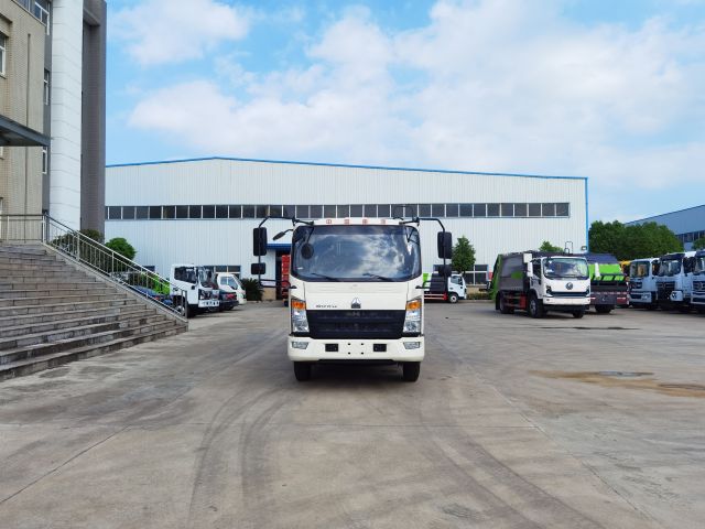 Мусоровоз HOWO с задней загрузкой и компактором, 8 м³, Suizhou Hongda Automobile Sales Co., Ltd., Мусоровоз HOWO с задней загрузкой и компактором.
