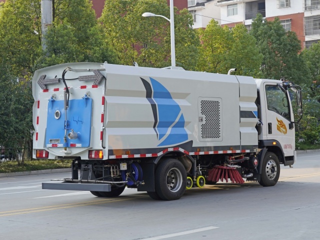 Camion balayeuse de voirie haute pression SINOTRUK Homan 3+3 m³, Suizhou Hongda Automobile Sales Co., Ltd., Camion balayeuse de voirie haute pression SINOTRUK Homan 3+3 m³