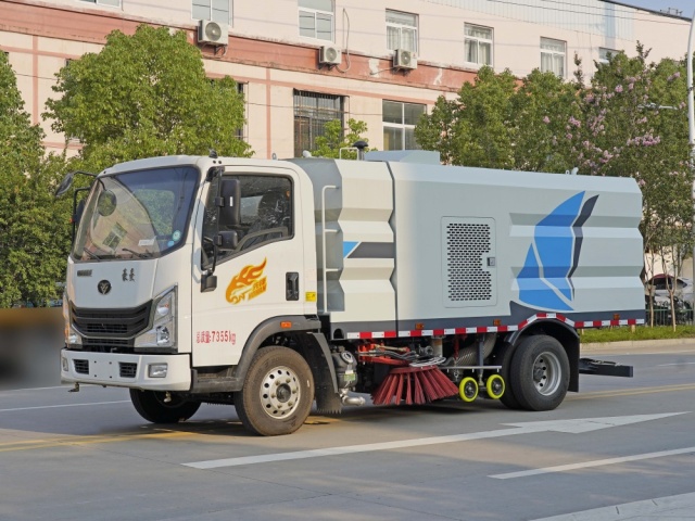 Camion balayeuse de voirie haute pression SINOTRUK Homan 3+3 m³, Suizhou Hongda Automobile Sales Co., Ltd., Camion balayeuse de voirie haute pression SINOTRUK Homan 3+3 m³