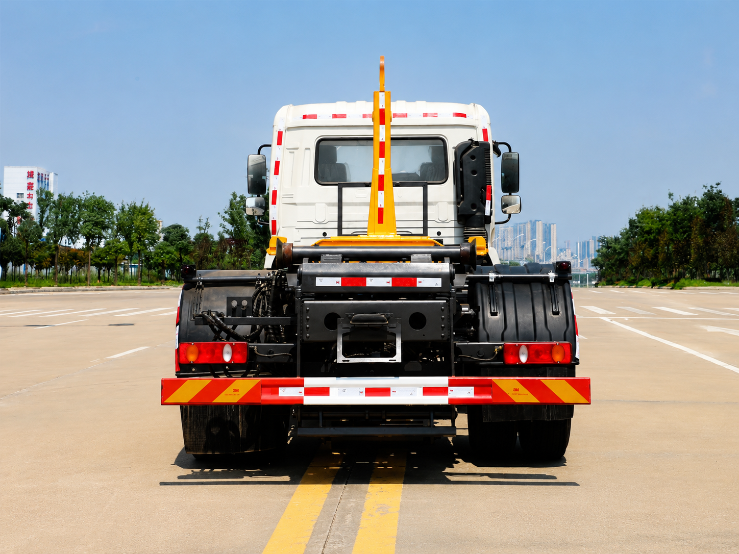 Dongfeng Tianjin 14-Ton Hook-Lift Garbage Truck, Suizhou Hongda Automobile Sales Co., Ltd.,Dongfeng Tianjin 14-Ton Hook-Lift Garbage Truck
