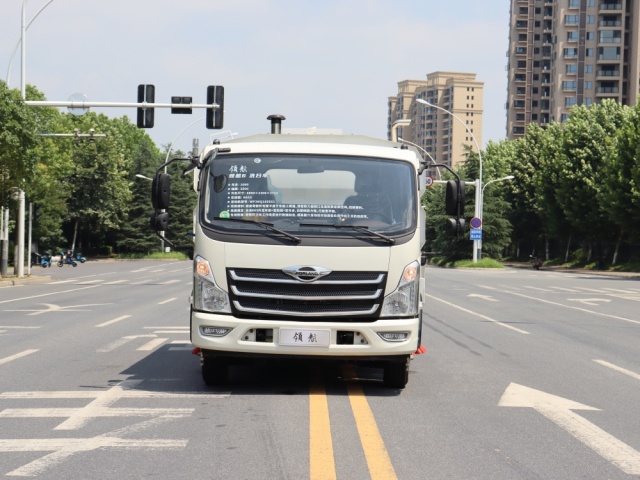 Подметальная машина высокого давления Foton 4+4 м³, Suizhou Hongda Automobile Sales Co., Ltd., Подметальная машина высокого давления Foton 4+4 м³