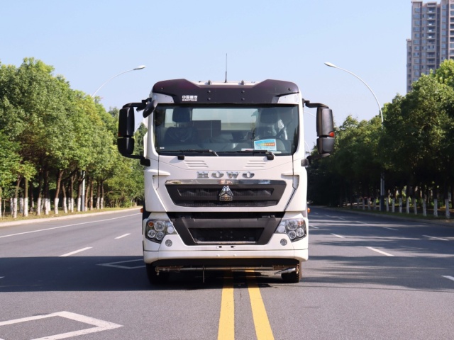 Подметальная машина высокого давления HOWO 9+7 м³, Suizhou Hongda Automobile Sales Co., Ltd., Подметальная машина высокого давления HOWO 9+7 м³