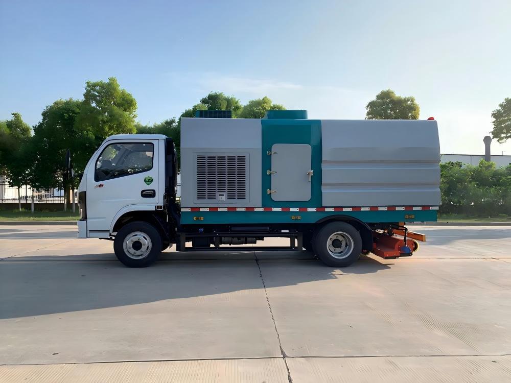 Camion balayeuse aspirante robuste DongFeng de 5 m³, Suizhou Hongda Automobile Sales Co., Ltd., Camion balayeuse aspirante robuste DongFeng de 5 m³