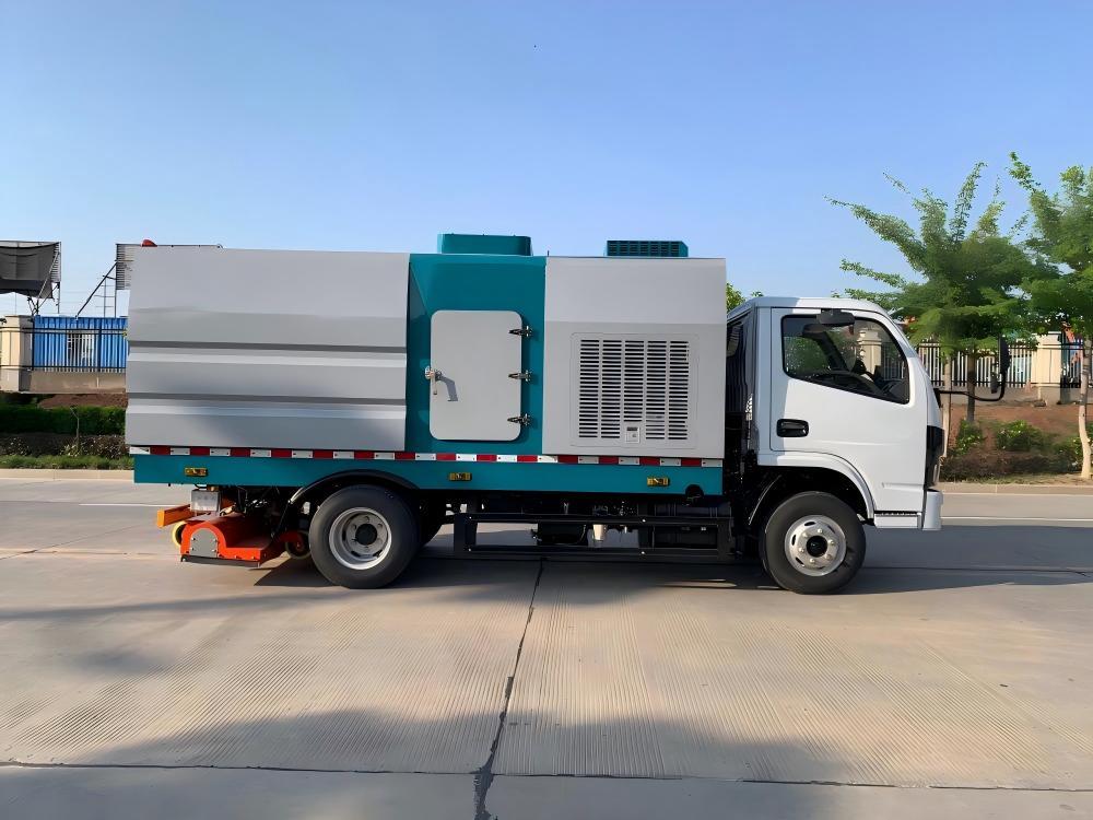 Camion balayeuse aspirante robuste DongFeng de 5 m³, Suizhou Hongda Automobile Sales Co., Ltd., Camion balayeuse aspirante robuste DongFeng de 5 m³