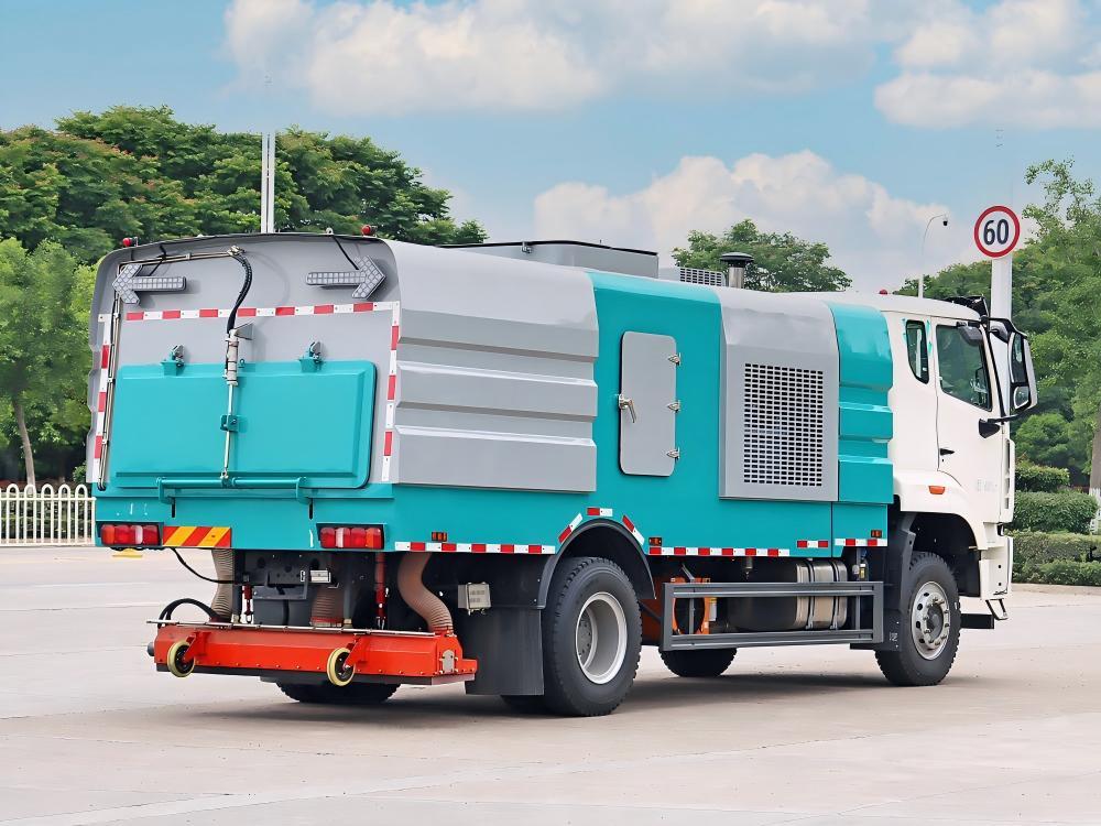 Camion balayeuse aspirante robuste Sinotruk Howo série NX de 8 m³, Suizhou Hongda Automobile Sales Co., Ltd., Camion balayeuse aspirante robuste HOWO de 8 m³