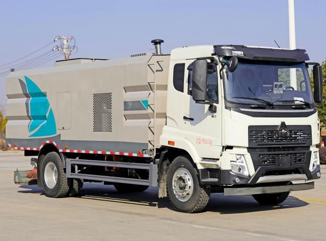 Вакуумная подметальная машина Sinotruk Howo V5 Series 8m³, Suizhou Hongda Automobile Sales Co., Ltd., HOWO 8m³ Heavy-Duty Vacuum Sweeper Truck