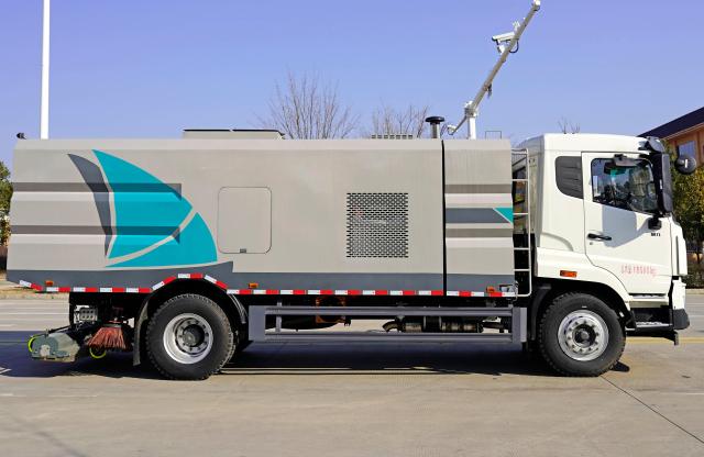 Вакуумная подметальная машина Sinotruk Howo V5 Series 8m³, Suizhou Hongda Automobile Sales Co., Ltd., HOWO 8m³ Heavy-Duty Vacuum Sweeper Truck