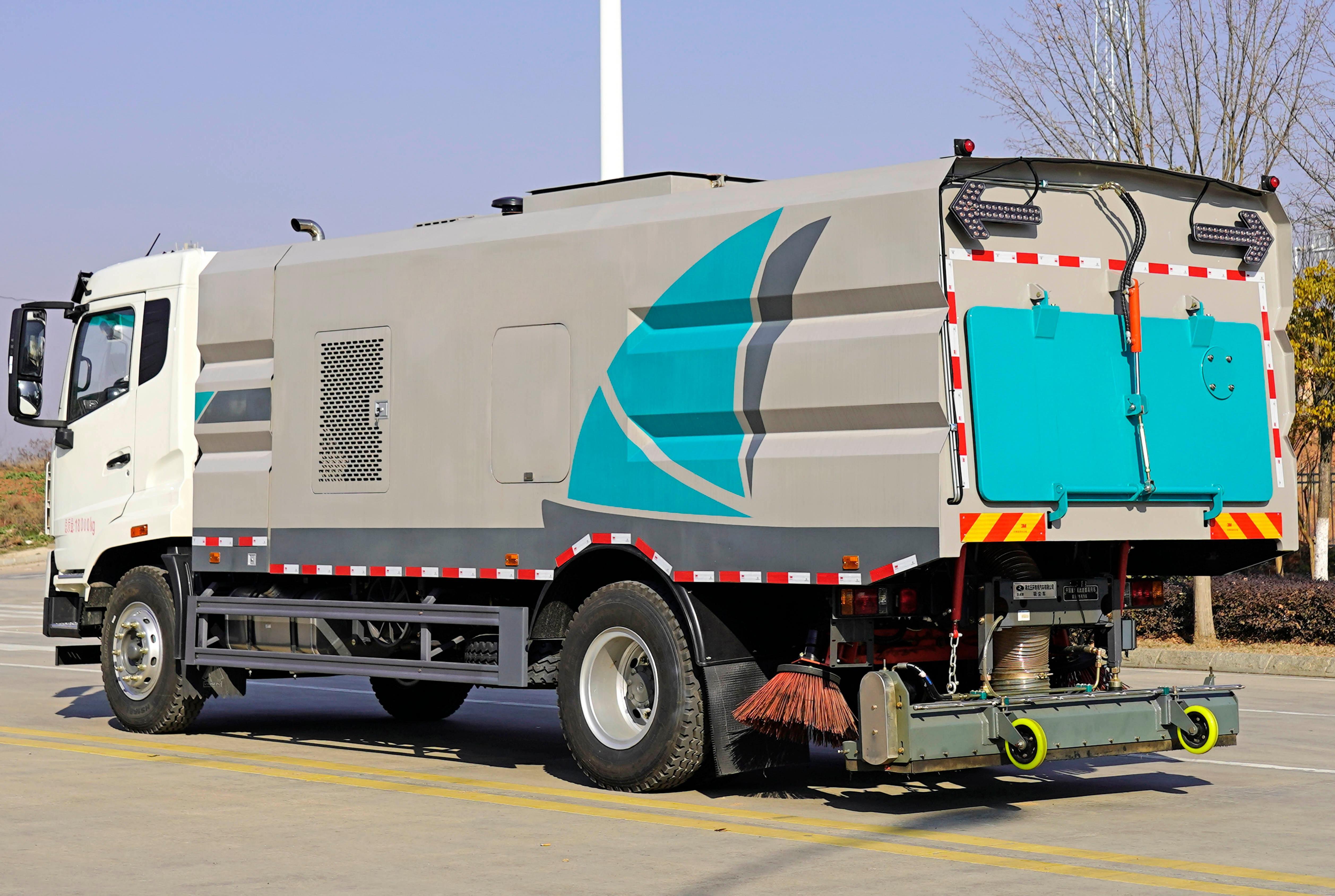 Вакуумная подметальная машина Sinotruk Howo V5 Series 8m³, Suizhou Hongda Automobile Sales Co., Ltd., HOWO 8m³ Heavy-Duty Vacuum Sweeper Truck