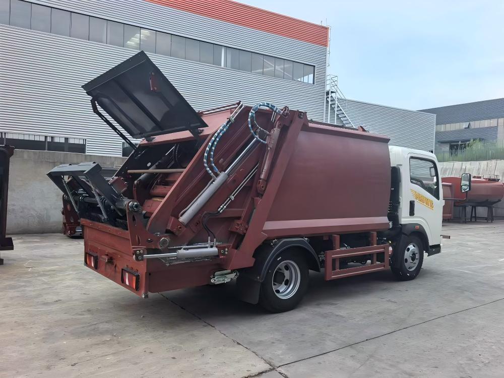 Мусоровоз HOWO с задней загрузкой и компактором, объемом 5,8 м³, Suizhou Hongda Automobile Sales Co., Ltd., HOWO 5,8 м³