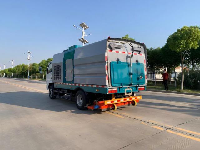 Camion balayeuse aspirante robuste DongFeng de 5 m³, Suizhou Hongda Automobile Sales Co., Ltd., Camion balayeuse aspirante robuste DongFeng de 5 m³