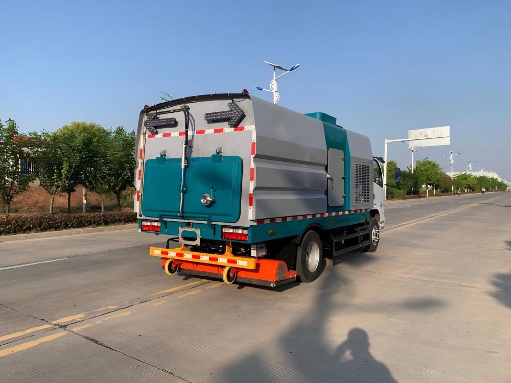 Camion balayeuse aspirante robuste DongFeng de 5 m³, Suizhou Hongda Automobile Sales Co., Ltd., Camion balayeuse aspirante robuste DongFeng de 5 m³