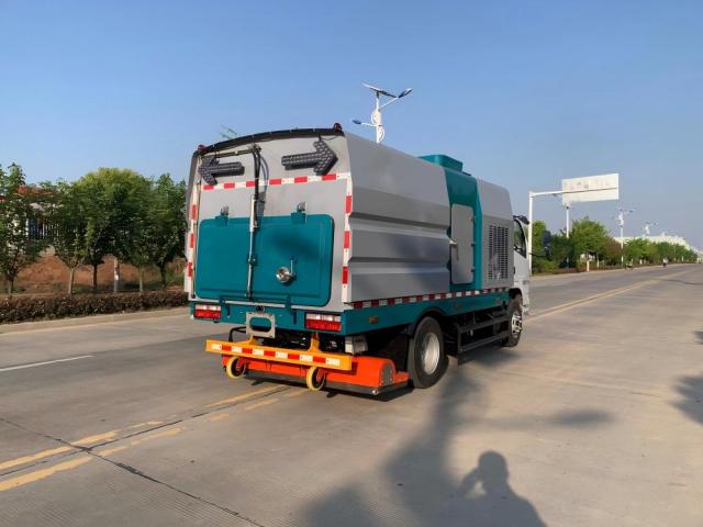 Camion balayeuse aspirante robuste DongFeng de 5 m³, Suizhou Hongda Automobile Sales Co., Ltd., Camion balayeuse aspirante robuste DongFeng de 5 m³