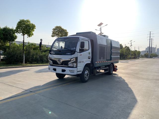 Camion balayeuse aspirante robuste DongFeng de 5 m³, Suizhou Hongda Automobile Sales Co., Ltd., Camion balayeuse aspirante robuste DongFeng de 5 m³