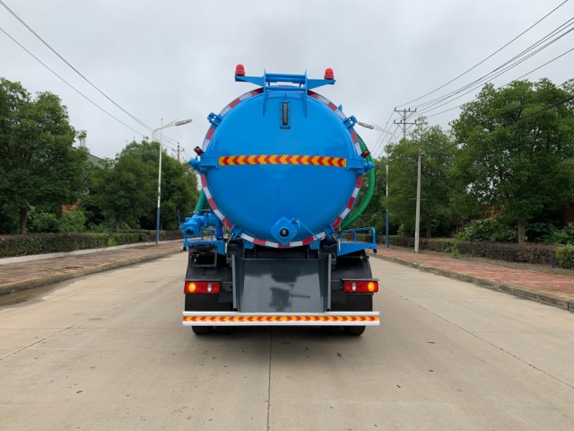 Camion d'aspiration des eaux usées sous vide de 11,5 m³, Suizhou Hongda Automobile Sales Co., Ltd., Camion d'aspiration des eaux usées sous vide de 11,5 m³