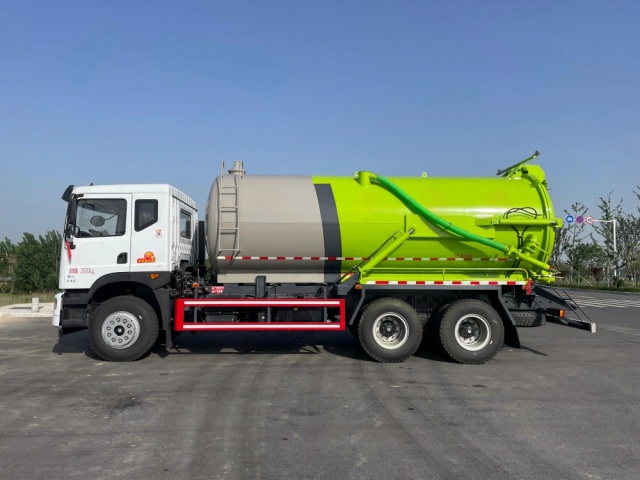 Camion d'aspiration des eaux usées sous vide de 16,5 m³, Suizhou Hongda Automobile Sales Co., Ltd., Camion d'aspiration des eaux usées sous vide de 16,5 m³