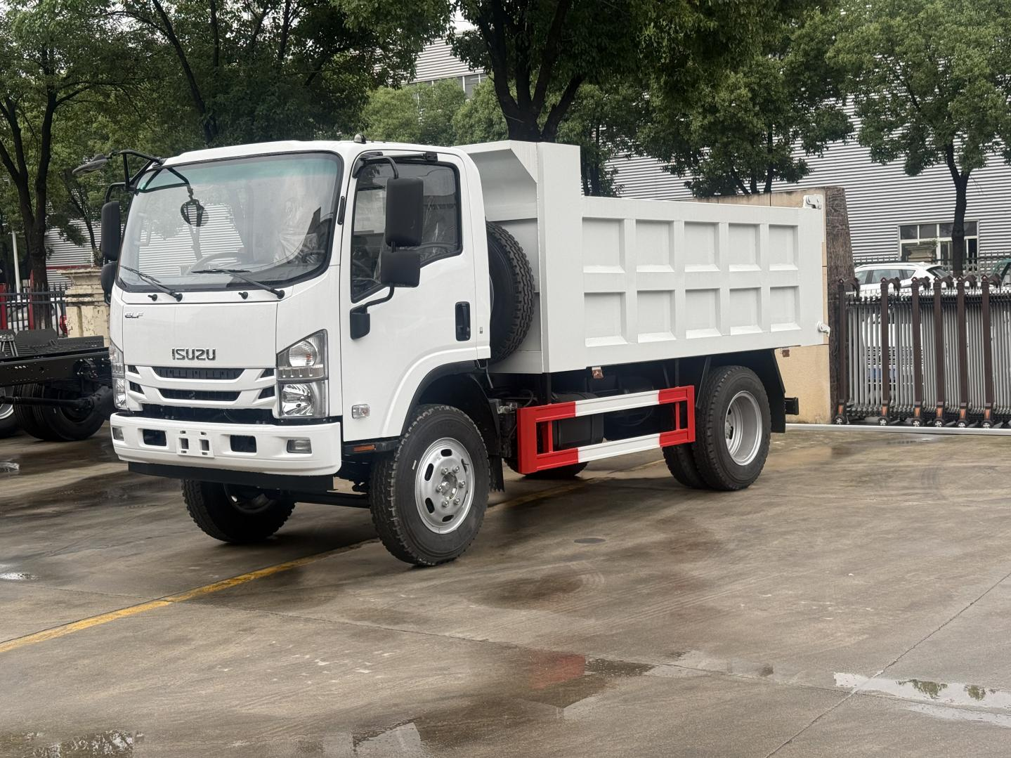 Camion-benne Isuzu 4x2 de 11 m³, Suizhou Hongda Automobile Sales Co., Ltd., Camion-benne Isuzu 4x2 de 11 m³
