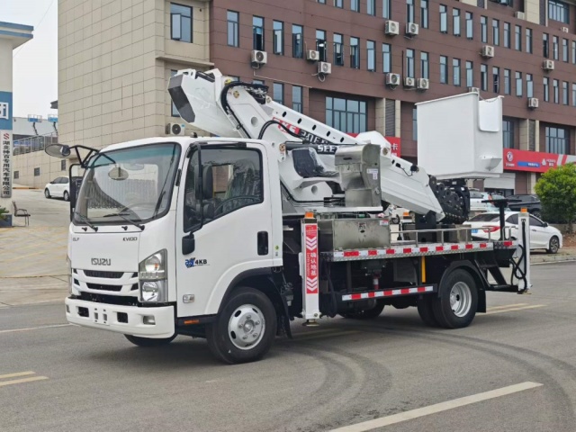 Грузовой автомобиль ISUZU с телескопической стрелой 30 м, Suizhou Hongda Automobile Sales Co., Ltd., Грузовой автомобиль ISUZU с телескопической стрелой 30 м