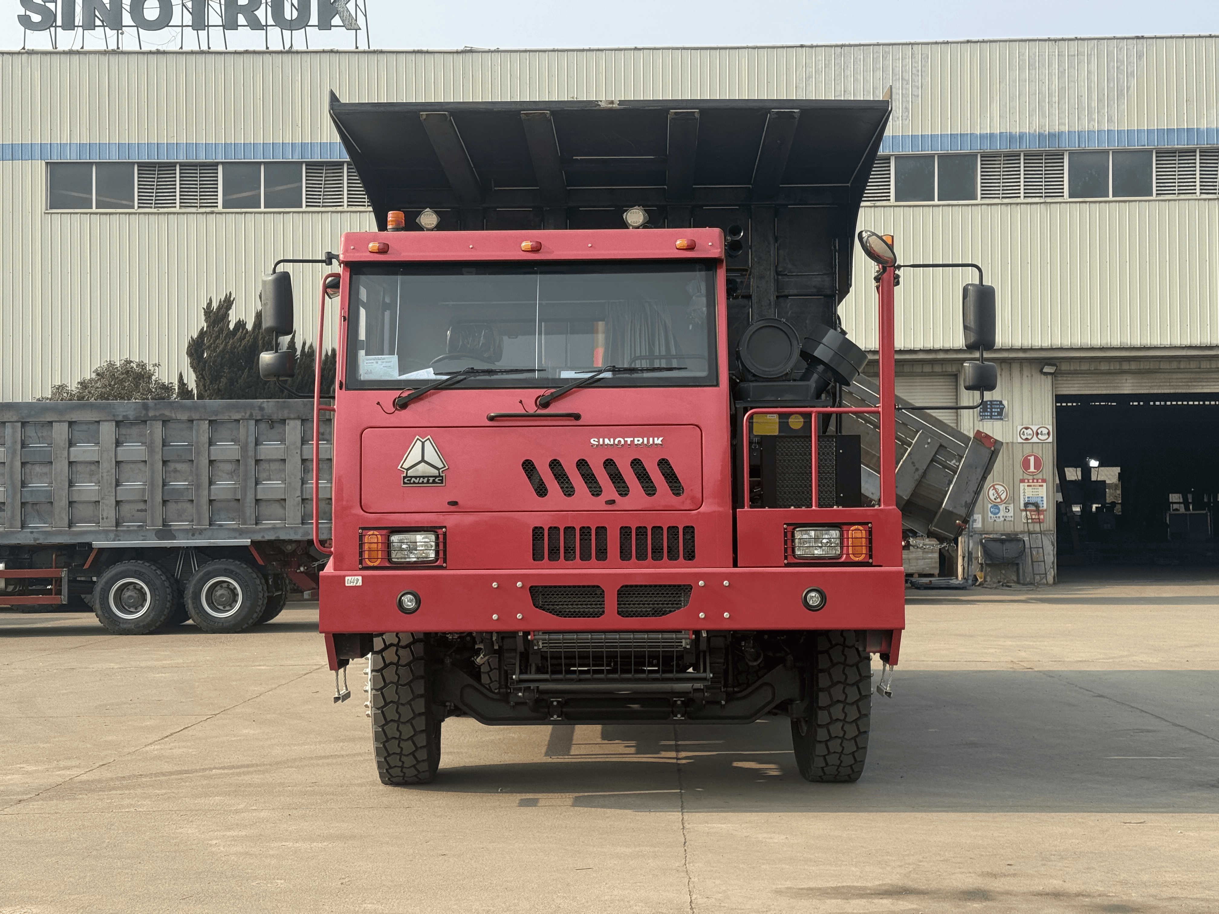 Camion-benne minier Sinotruk 6x4, Suizhou Hongda Automobile Sales Co., Ltd., Camion-benne minier Sinotruk 6x4