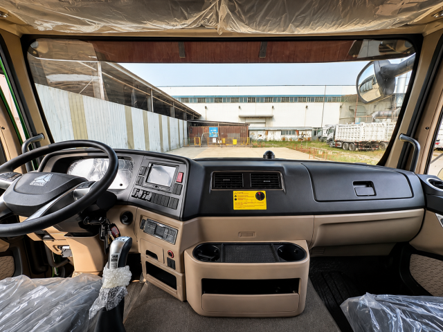 Sinotruk Howo 8x4 30m³ Dump Truck, Suizhou Hongda Automobile Sales Co., Ltd.,Sinotruk Howo 8x4 30m³ Dump Truck