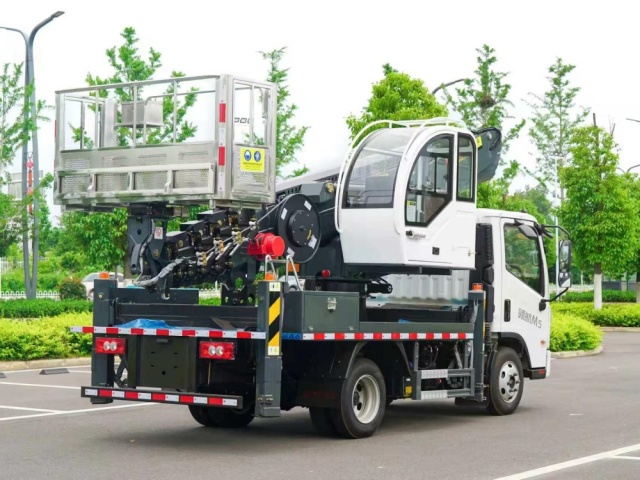 Camión plataforma elevadora telescópica FORLAND de 30 m, Suizhou Hongda Automobile Sales Co., Ltd., Camión plataforma elevadora telescópica FORLAND de 30 m