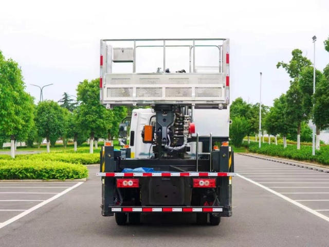 Camión plataforma elevadora telescópica FORLAND de 30 m, Suizhou Hongda Automobile Sales Co., Ltd., Camión plataforma elevadora telescópica FORLAND de 30 m