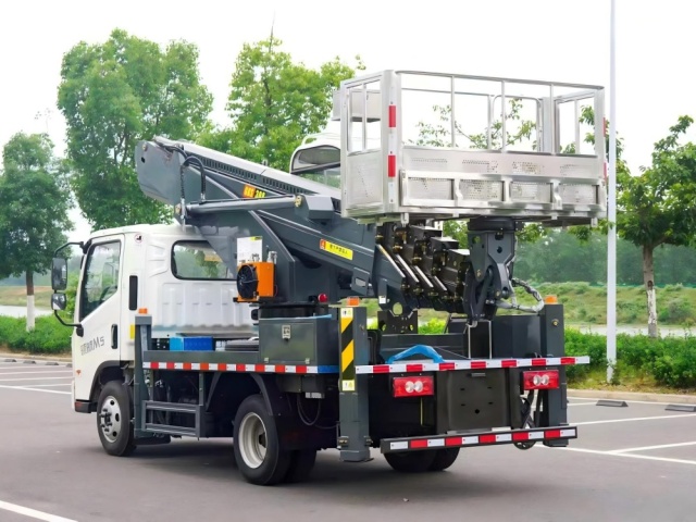 Camión plataforma elevadora telescópica FORLAND de 30 m, Suizhou Hongda Automobile Sales Co., Ltd., Camión plataforma elevadora telescópica FORLAND de 30 m