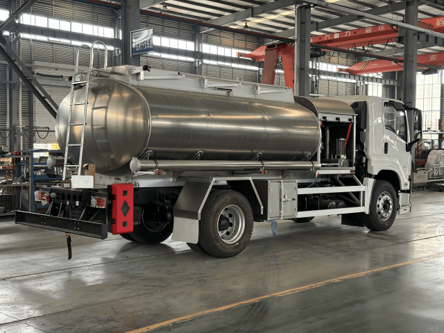 Camión cisterna de reabastecimiento de combustible para aviación Isuzu de 12 m³, Suizhou Hongda Automobile Sales Co., Ltd., Camión cisterna de reabastecimiento de combustible para aviación Isuzu de 12 m³