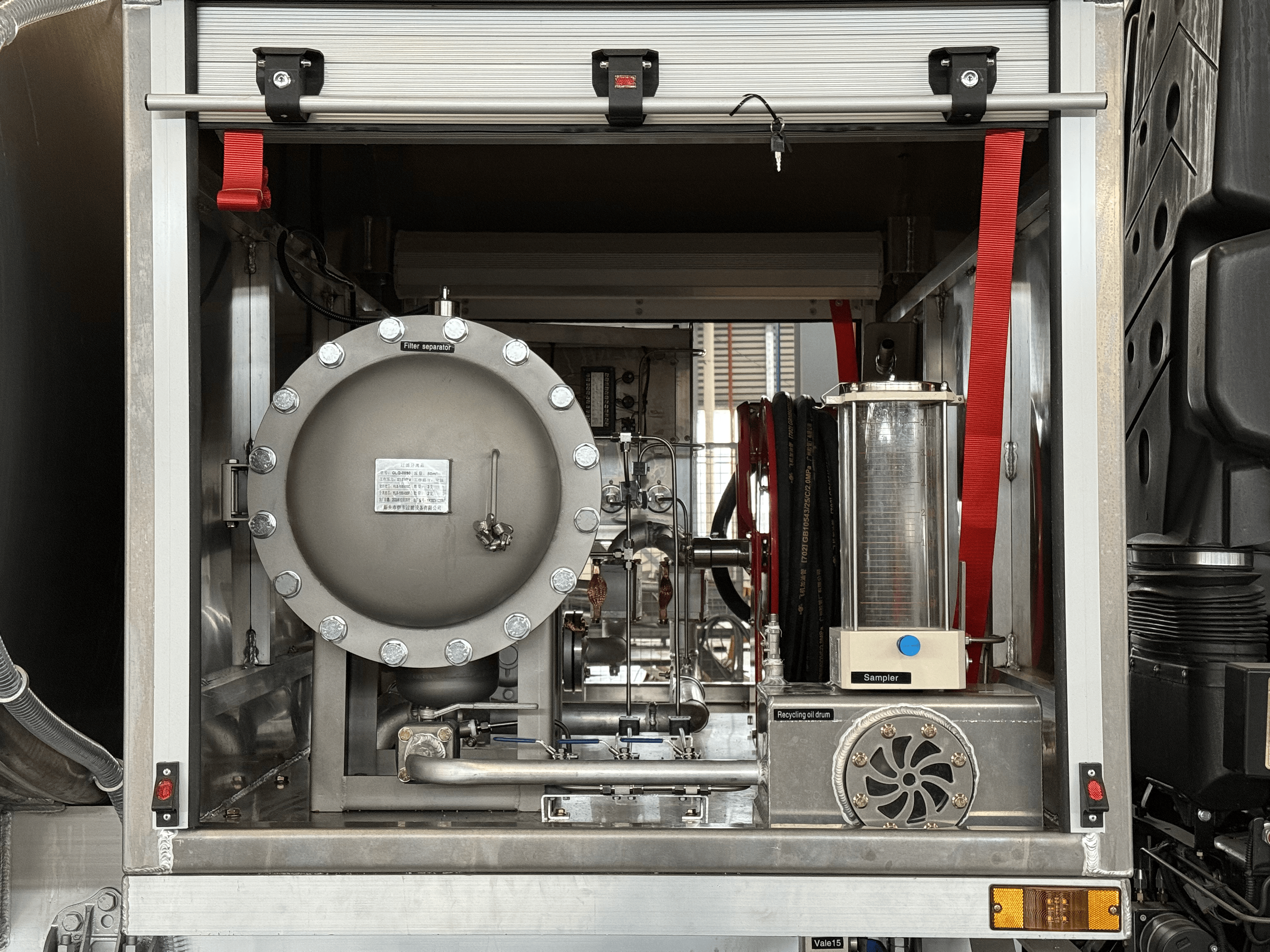 Camión cisterna de reabastecimiento de combustible para aviación Isuzu de 12 m³, Suizhou Hongda Automobile Sales Co., Ltd., Camión cisterna de reabastecimiento de combustible para aviación Isuzu de 12 m³