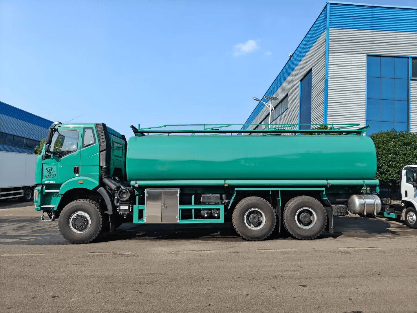 Camión cisterna de combustible FAW J6L de 20–25 m³, Suizhou Hongda Automobile Sales Co., Ltd., Camión cisterna de combustible FAW J6L de 20–25 m³