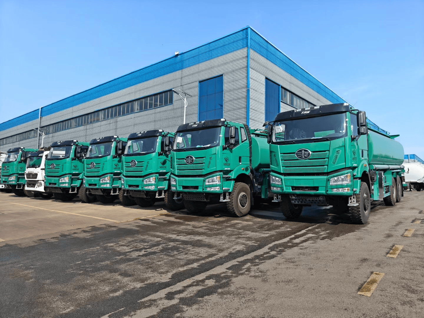 Camión cisterna de combustible FAW J6L de 20–25 m³, Suizhou Hongda Automobile Sales Co., Ltd., Camión cisterna de combustible FAW J6L de 20–25 m³