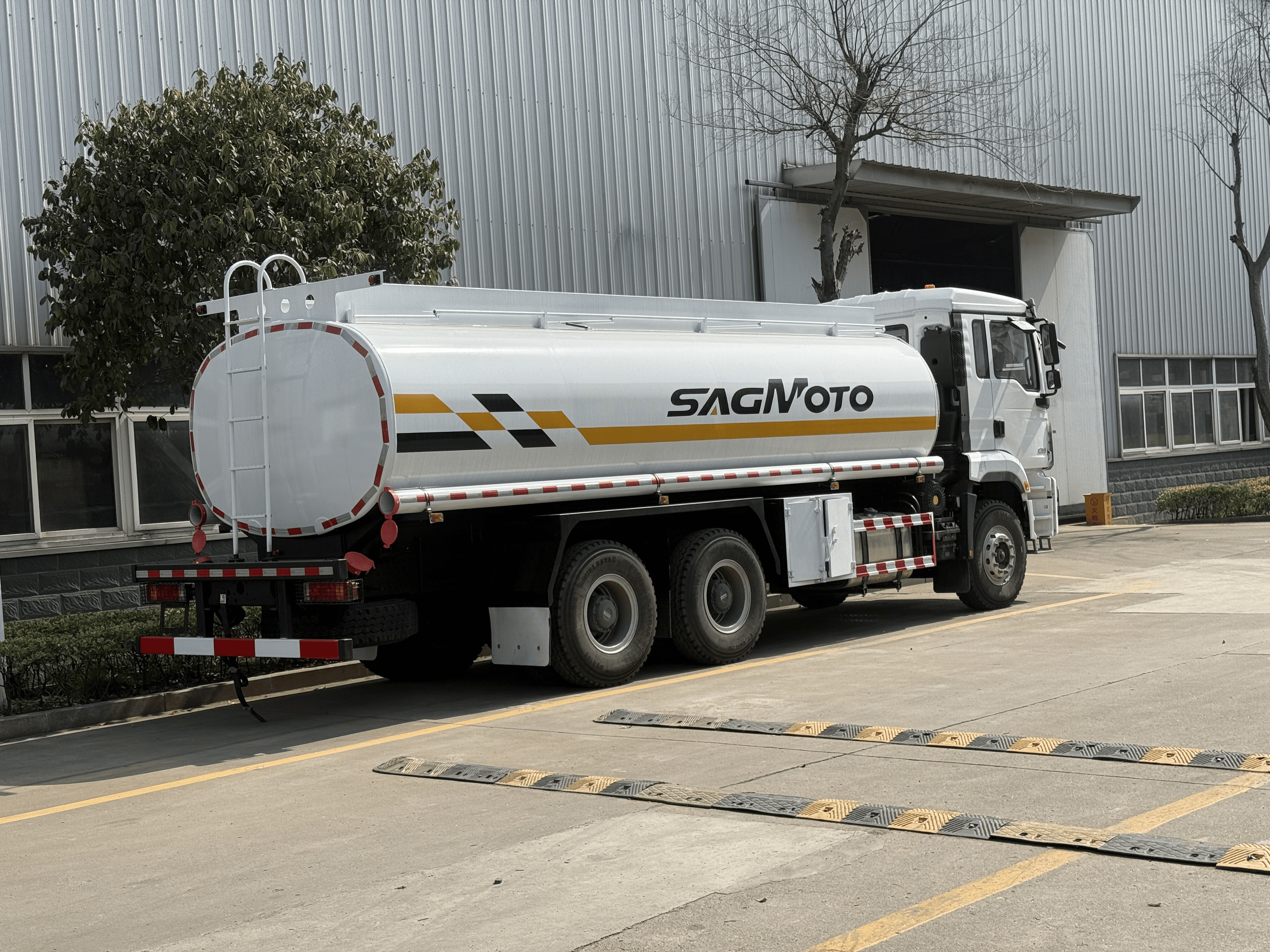 Cisterna de combustible Shacman Serie H3000 de 20–25 m³, Suizhou Hongda Automobile Sales Co., Ltd., Cisterna de combustible Shacman Serie H3000 de 20–25 m³
