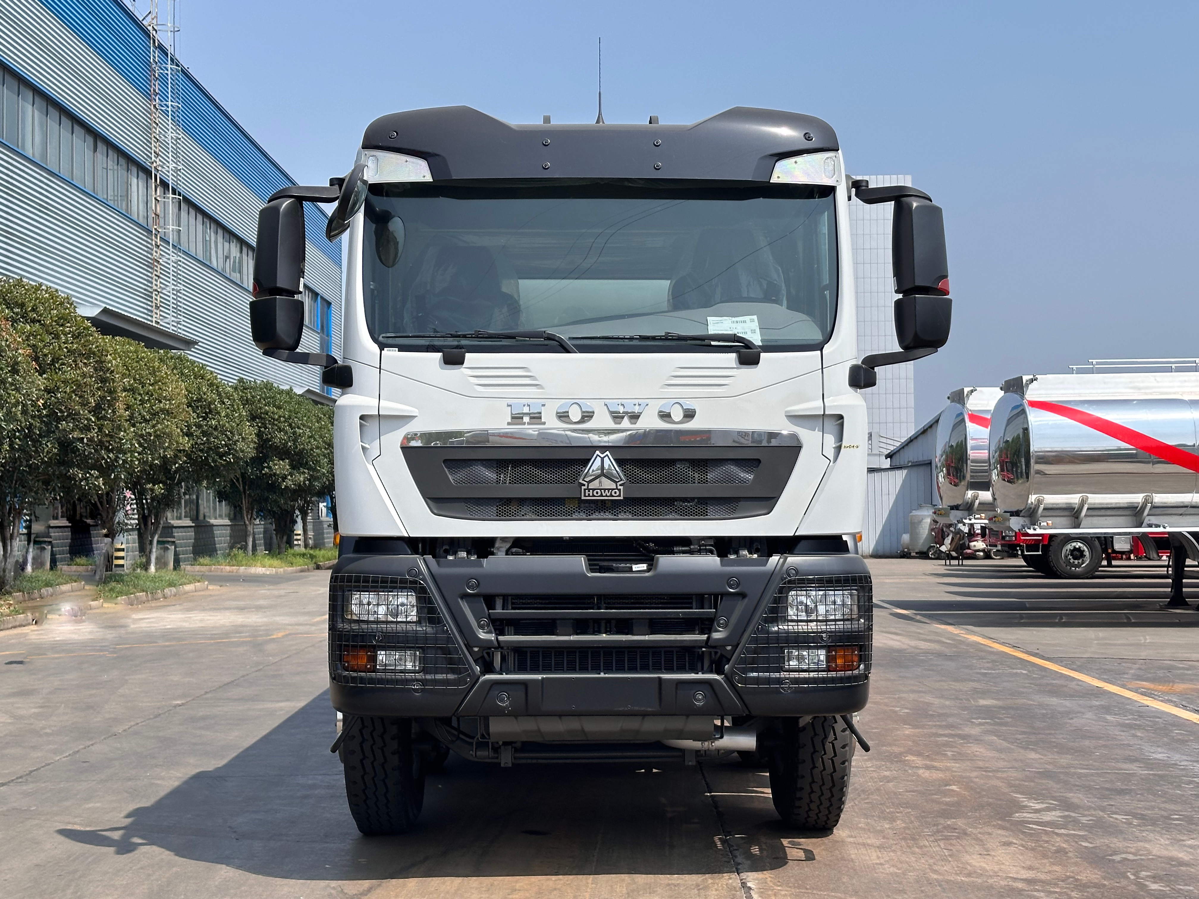 Camión cisterna de combustible Sinotruk Howo TX Series de 30–35 m³, Suizhou Hongda Automobile Sales Co., Ltd., Camión cisterna de combustible Sinotruk Howo TX Series de 30–35 m³