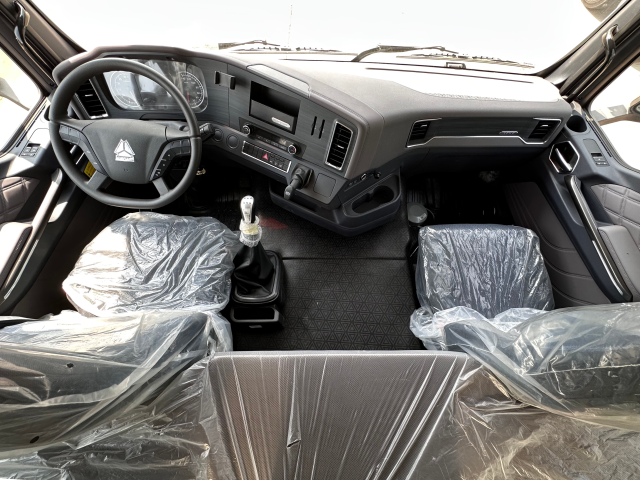 Camión cisterna de combustible Sinotruk Howo TX Series de 30–35 m³, Suizhou Hongda Automobile Sales Co., Ltd., Camión cisterna de combustible Sinotruk Howo TX Series de 30–35 m³