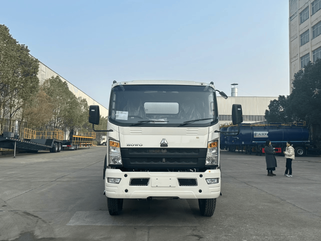 Camión cisterna de combustible Sinotruk Howo de 10 m³, Suizhou Hongda Automobile Sales Co., Ltd., Camión cisterna de combustible Sinotruk Howo de 10 m³