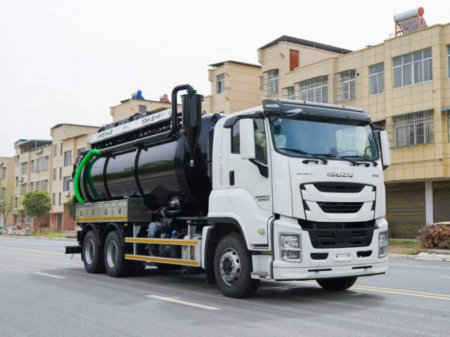 Camion de nettoyage des égouts ISUZU de 17 m³ à jet d'eau et aspiration combinés, Suizhou Hongda Automobile Sales Co., Ltd., Camion de nettoyage des égouts ISUZU de 17 m³ à jet d'eau et aspiration combinés