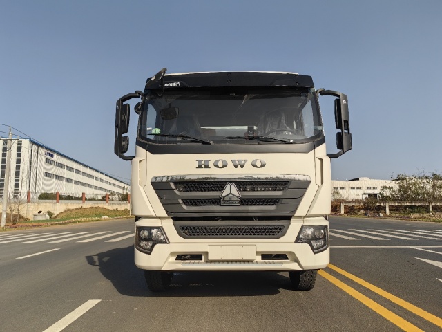 Sinotruk Howo G5x Series 10-ton Sulfuric Acid Chemical Tanker Truck, Suizhou Hongda Automobile Sales Co., Ltd.,Sinotruk Howo G5x Series 10-ton Sulfuric Acid Chemical Tanker Truck