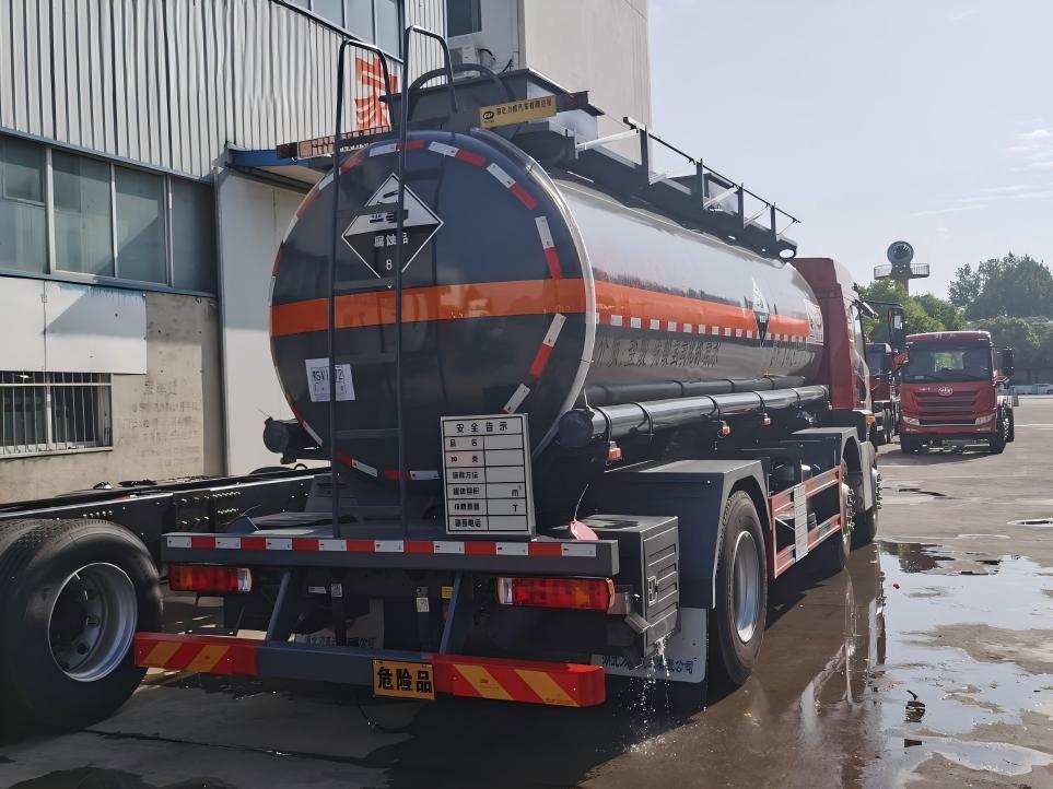Camion-citerne pour produits chimiques dangereux FAW Jiefang de 14 m³, Suizhou Hongda Automobile Sales Co., Ltd., Camion-citerne pour produits chimiques dangereux FAW Jiefang de 14 m³